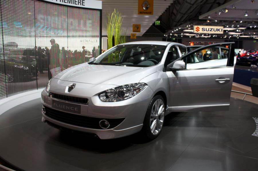  Renault Fluence 2010 года  (фото 12 из 146)